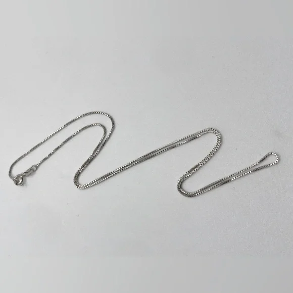 Vtg Sterling Silver Box Chain Necklace 18” Length - 1mm Width 925 MJI - Picture 2 of 6